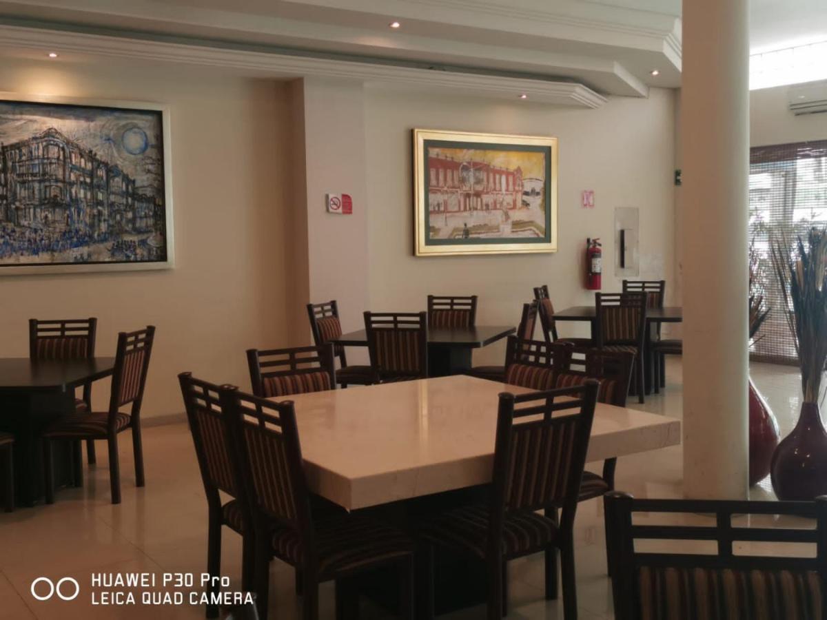 Savoy Express Hotell Torreón Exteriör bild