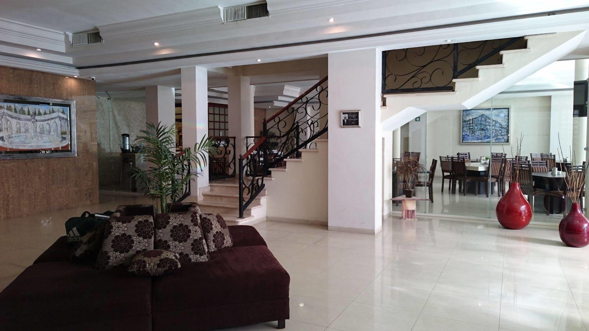 Savoy Express Hotell Torreón Exteriör bild